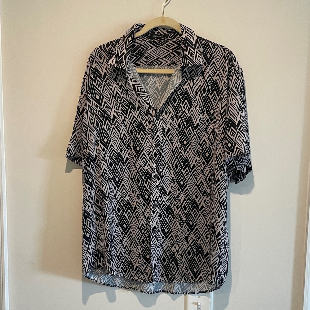 Men's Geometric Patterned Shirt - Black and White